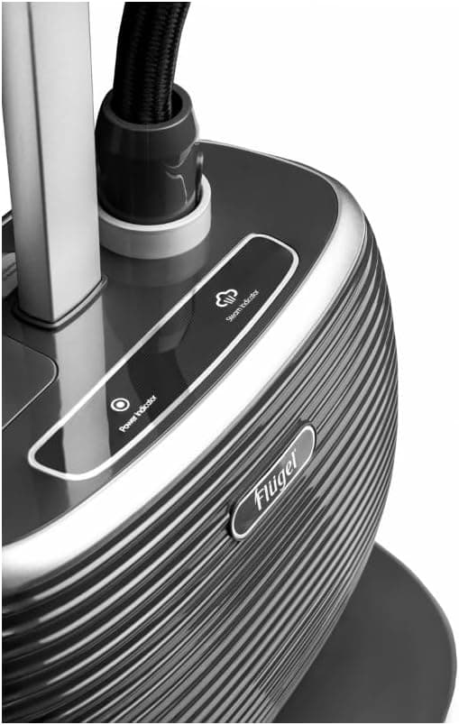 بخارگر لباس Flugel – با توان 1600 وات، رنگ مشکی، مناسب برای صاف کردن سریع و آسان چروک لباس‌ها، همراه با گارانتی 24 ماهه. 1146