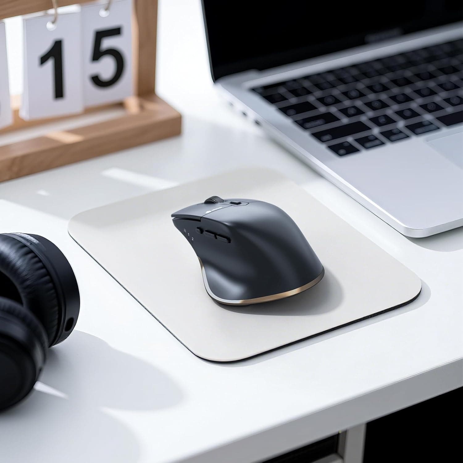 ماوس iClever Bluetooth مدل MD172، ماوس بی‌سیم دوحالته (Bluetooth+USB)، ماوس ارگونومیک چنددستگاهه با 5 سطح DPI قابل تنظیم و 7 دکمه، ماوس شارژی بی‌صدا برای Laptop/iPad/MacBook/Tablet/PC، رنگ مشکی 1322