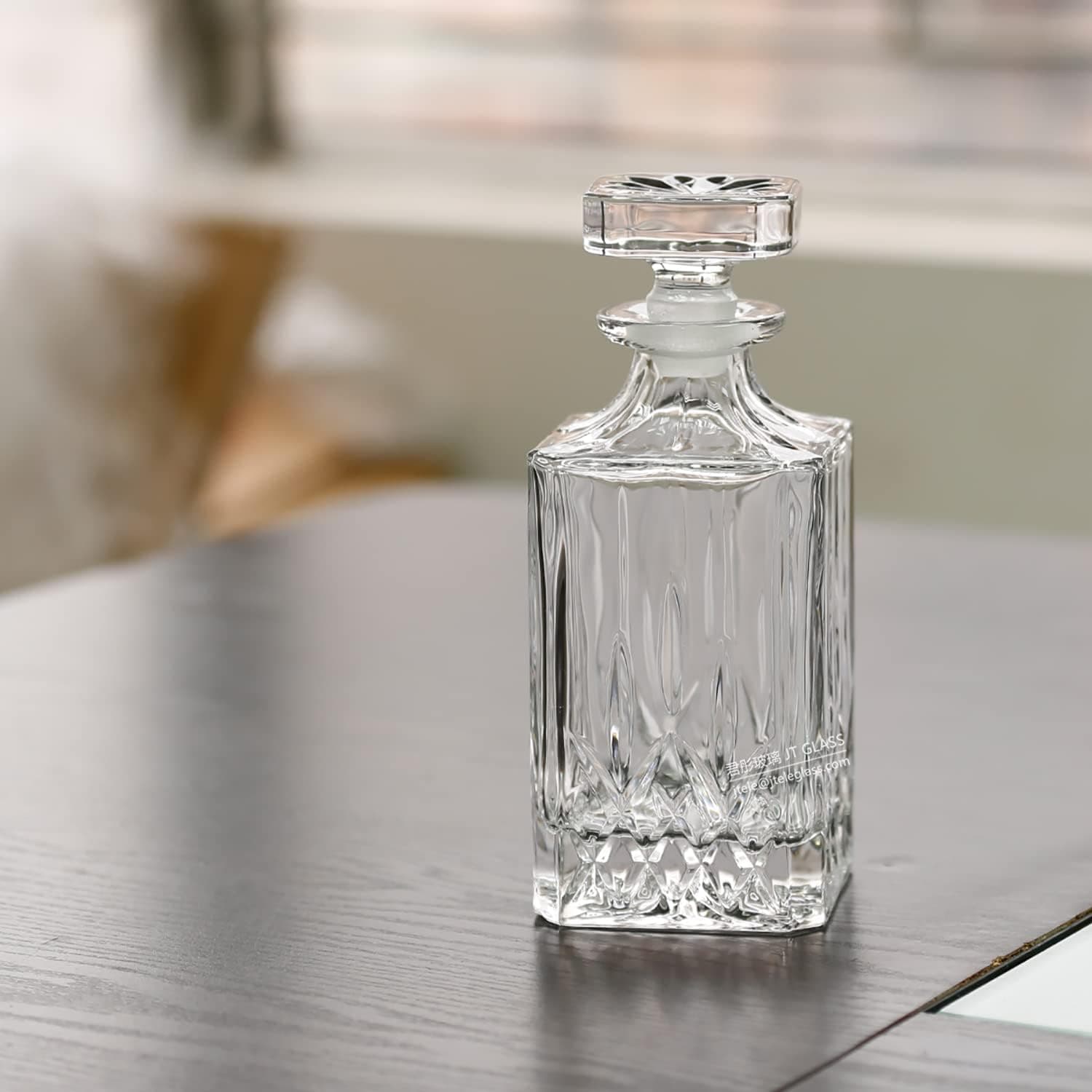 ست دکانتر 5 تکه JT GLASS ست نوشیدنی شامل 4 عدد Tumbler و 1 عدد Bottle با Lid طرح شمشیر 311 میلی‌لیتر و 700 میلی‌لیتر شیشه شفاف 5 تکه دکوراسیون منزل Barware 3212