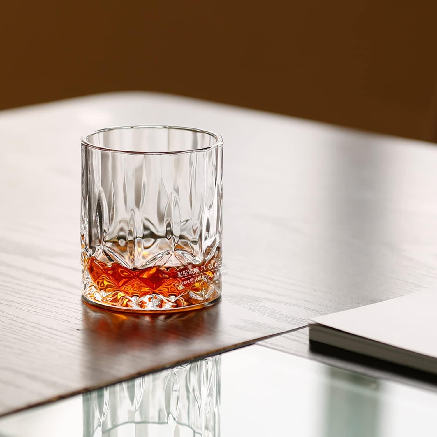 ست دکانتر 5 تکه JT GLASS ست نوشیدنی شامل 4 عدد Tumbler و 1 عدد Bottle با Lid طرح شمشیر 311 میلی‌لیتر و 700 میلی‌لیتر شیشه شفاف 5 تکه دکوراسیون منزل Barware 3217