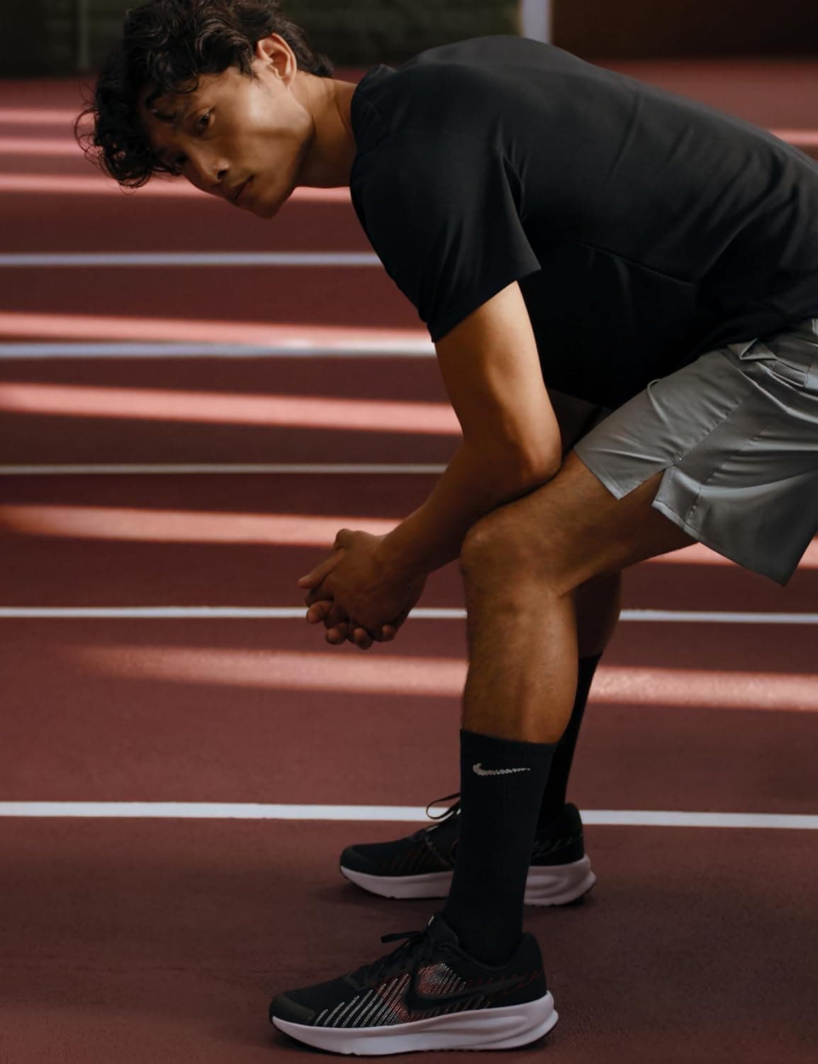 Nike RUN DEFY mens SHOES 42.5 EU BLACKCOOLGREY-UNIVRED-WHITE 3238