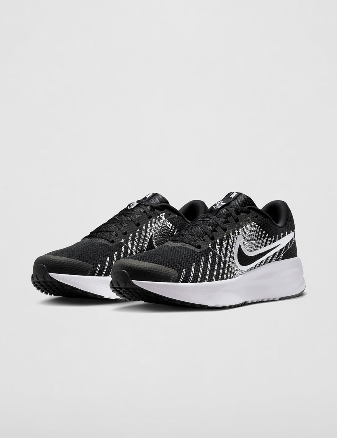 Nike RUN DEFY mens SHOES 42.5 EU BLACKWHITE 3262