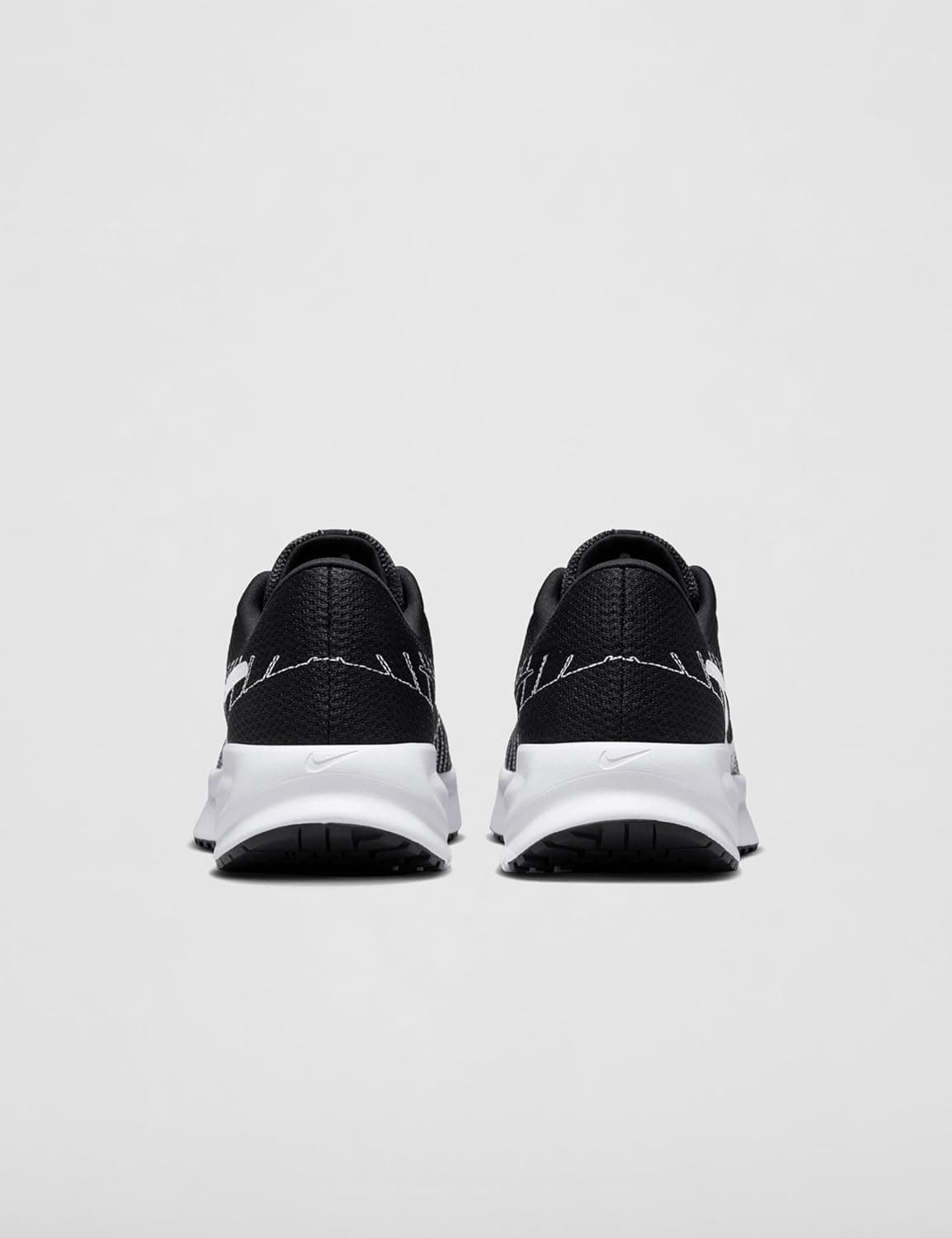 Nike RUN DEFY mens SHOES 42.5 EU BLACKWHITE 3263